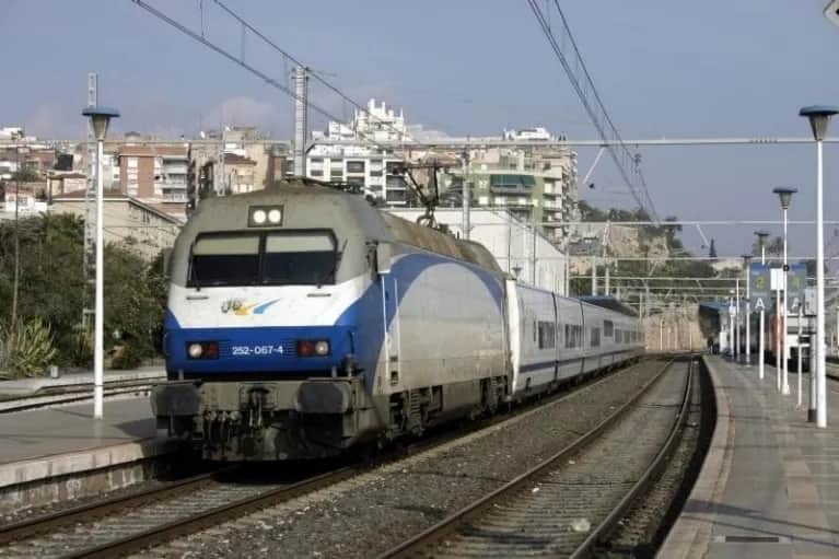 Cuánto tarda el tren de Madrid a Granada y todo lo que debes saber