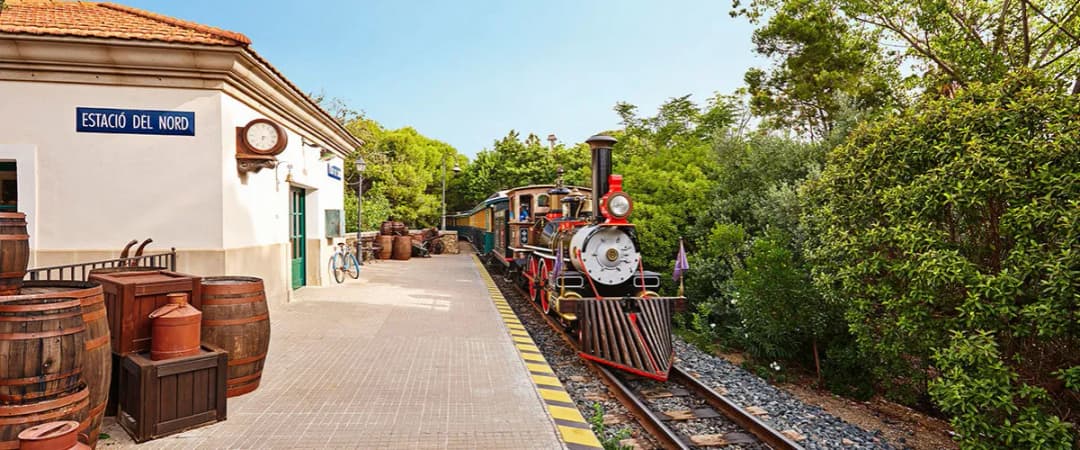 Cómo llegar a Port Aventura en tren sin complicaciones y rápido