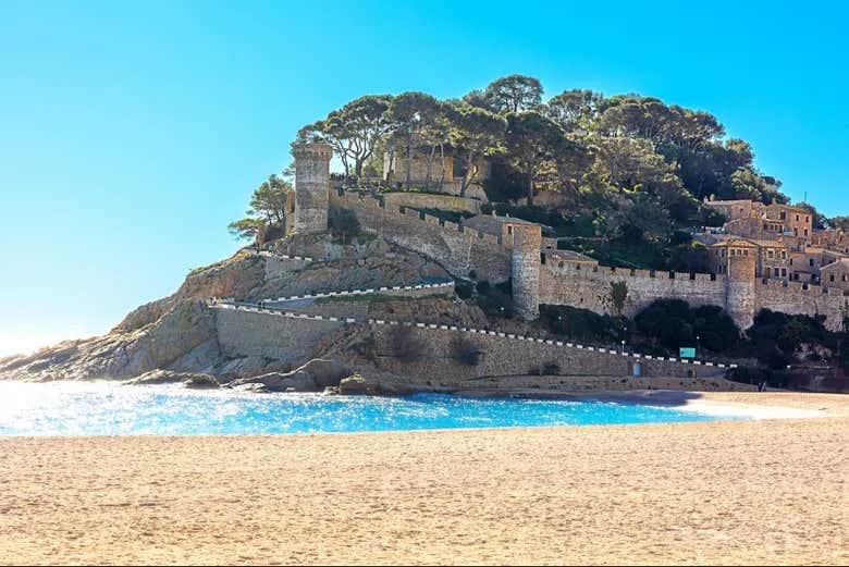 Cómo llegar a Tossa de Mar en tren desde Barcelona sin complicaciones