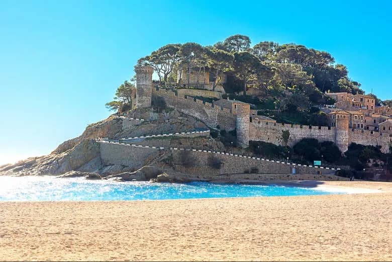 Cómo llegar a Tossa de Mar en tren desde Barcelona sin complicaciones